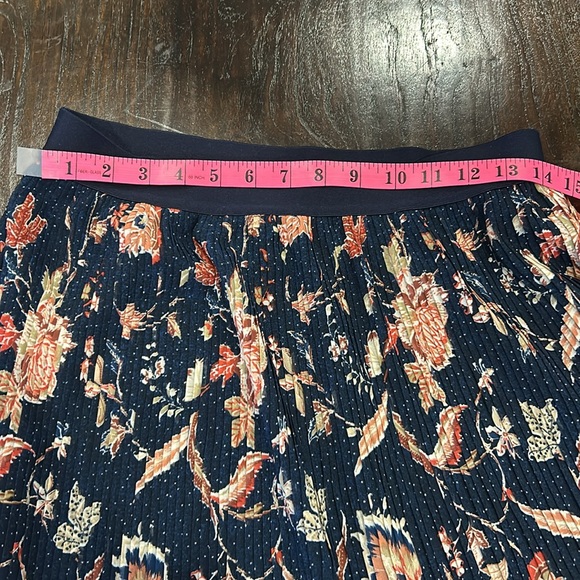 Olsen NWT Navy Blue, Rust and Cream Skirt - Picture 6 of 9